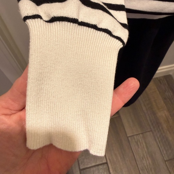 Vine & Love Striped Puff Sleeve Knit Sweater - Picture 3 of 9